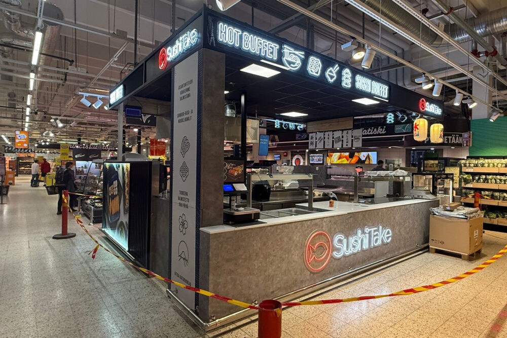 Fabricación del Córner Sushi Take en Myyrmäki para el Centro Comercial o Hipermercado Carrefour,