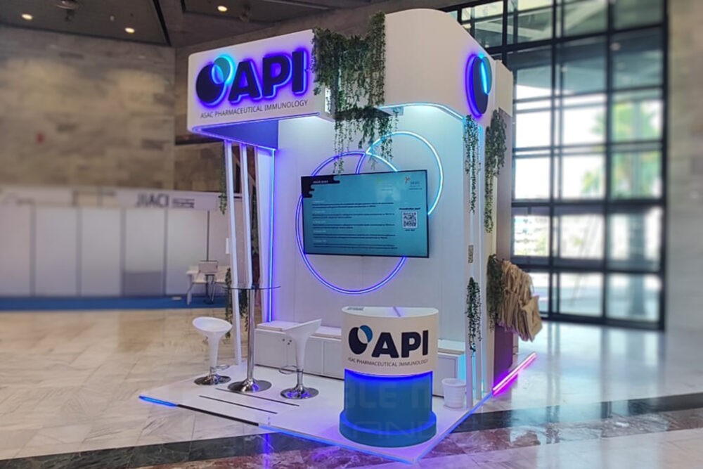 Diseño de stand en el congreso SEAIC 2025 para Asacpharma. Diseño, fabricación y montaje por Noble Madera Stands
